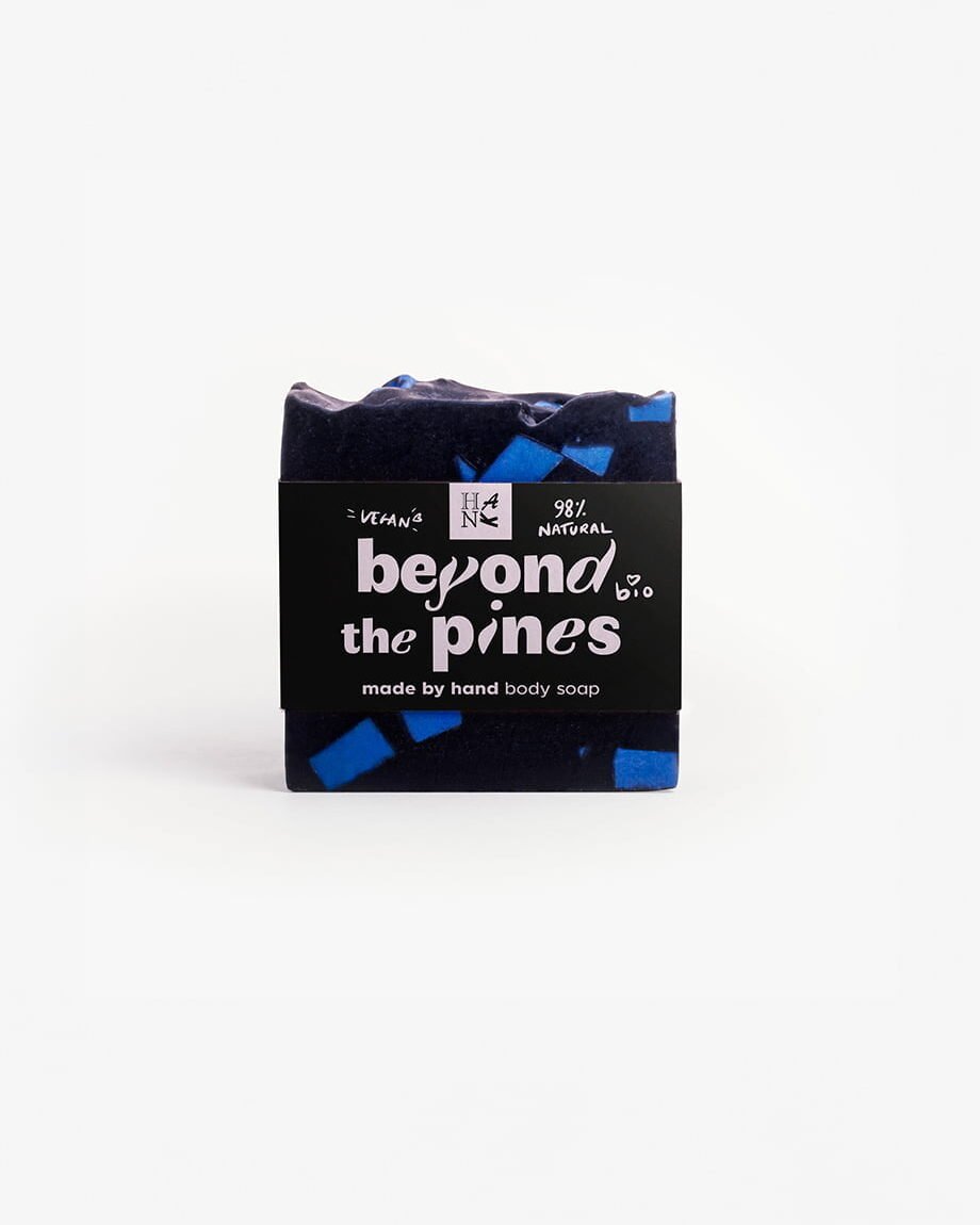 Artisanal soap with activated charcoal and vibrant blue accents, inspired by the pine forests of the Côte d’Azur