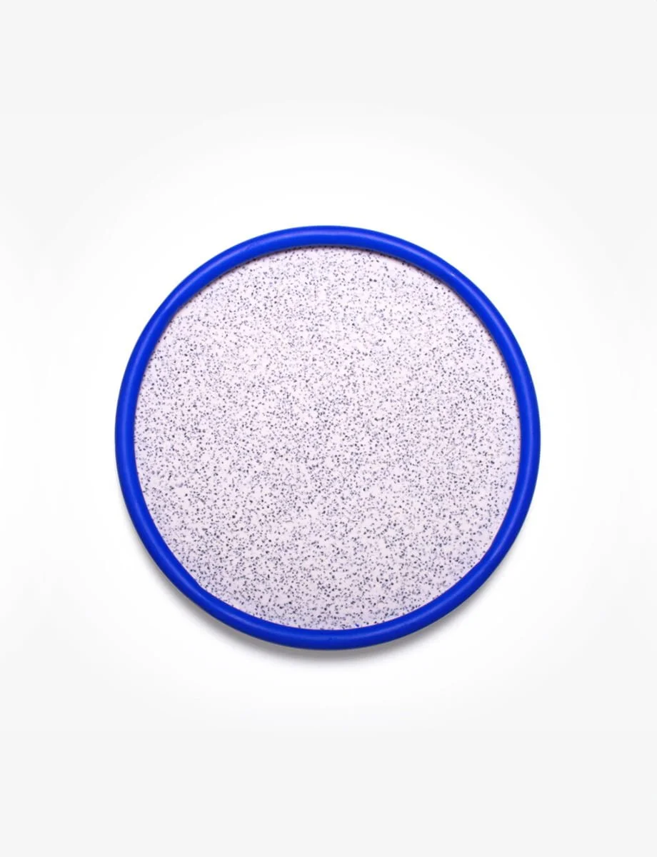 HOOP Aperitif Tray – Dynamic Blue Design – top view Stylish HOOP tray with a colorful blue hoop, designed for aperitifs.