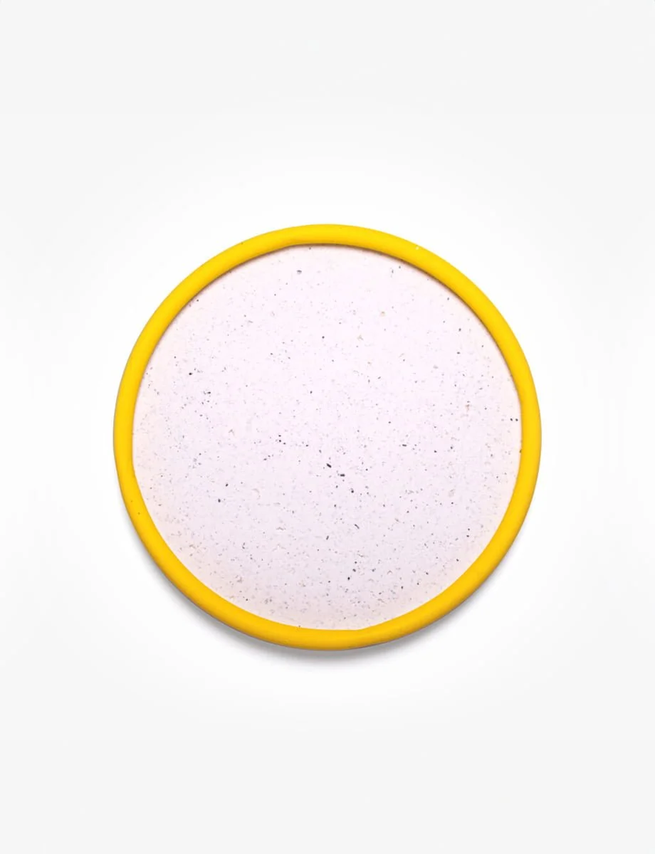 Stylish HOOP tray with a colorful yellow hoop, designed for aperitifs.