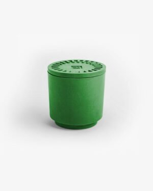 Rustgevende 'Matcha Mint'-kaars in een levendige groene Jesmonite-pot, ontworpen om diepe ontspanning op te roepen met zijn mint- en Matcha-theegeur.