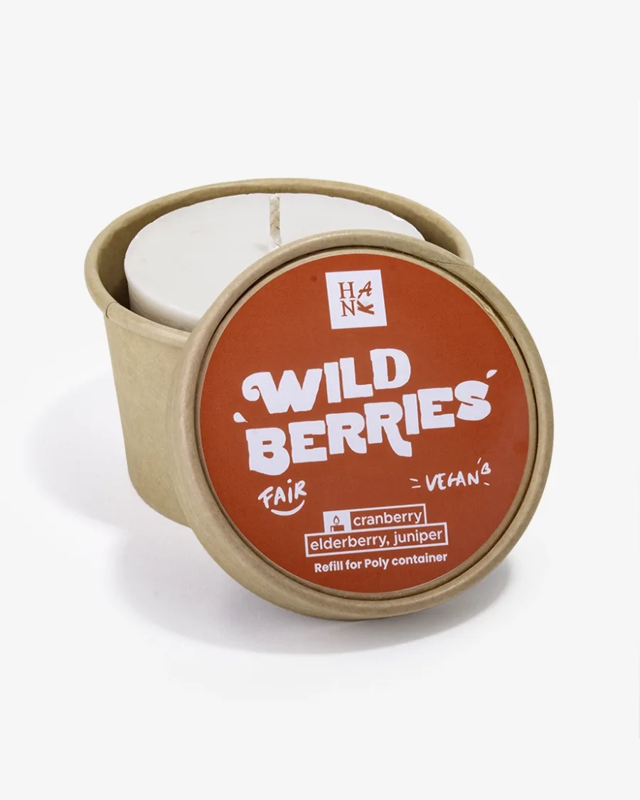 Wild Berries Poly candle refill 185g – open container with red wax by Hank Brussels